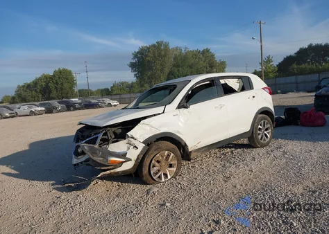 2016 Kia Sportage Lx z USA, uszkodzony, nr VIN KNDPBCAC2G7827213